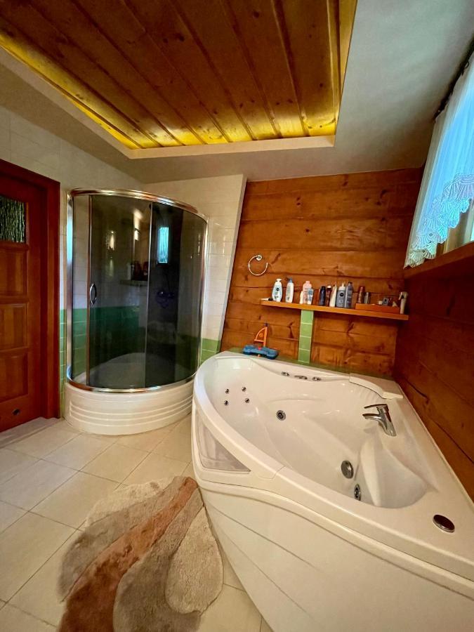 Vila Dom Z Bali Przy Szlaku Kasina Wielka Exteriér fotografie