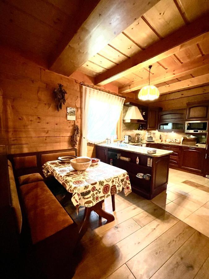 Vila Dom Z Bali Przy Szlaku Kasina Wielka Exteriér fotografie